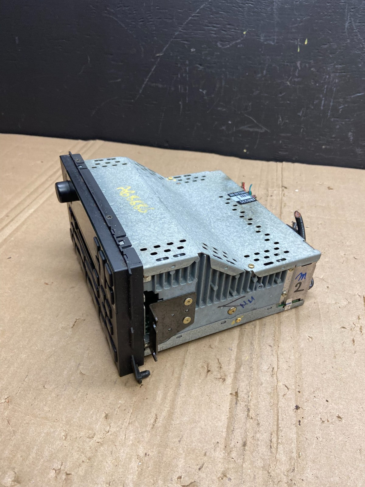 1999-2002 Lincoln Continental Factory Cassette Player Radio OEM ab8886 DG2