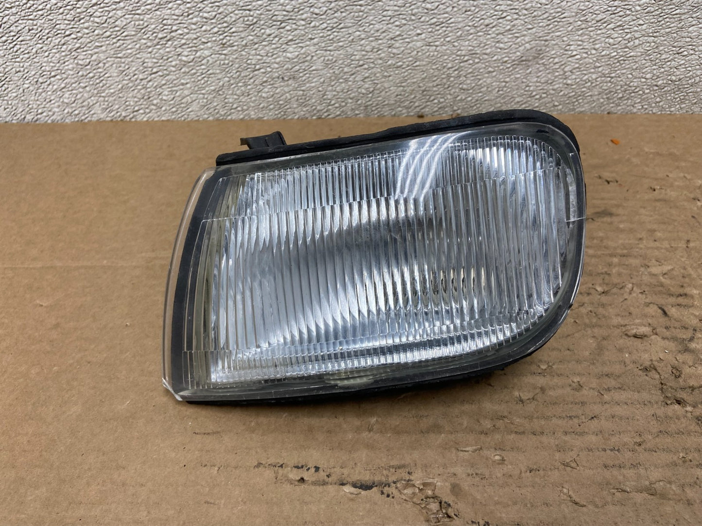 1995 1996 Nissan Maxima Left Driver LH Corner Turn Signal Oem AB4870 DW0