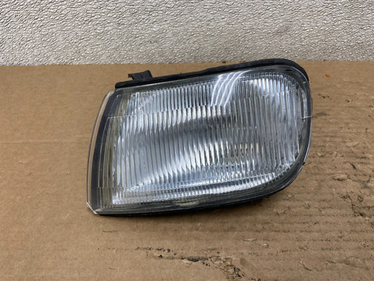 1995 1996 Nissan Maxima Left Driver LH Corner Turn Signal Oem AB4870 DW0