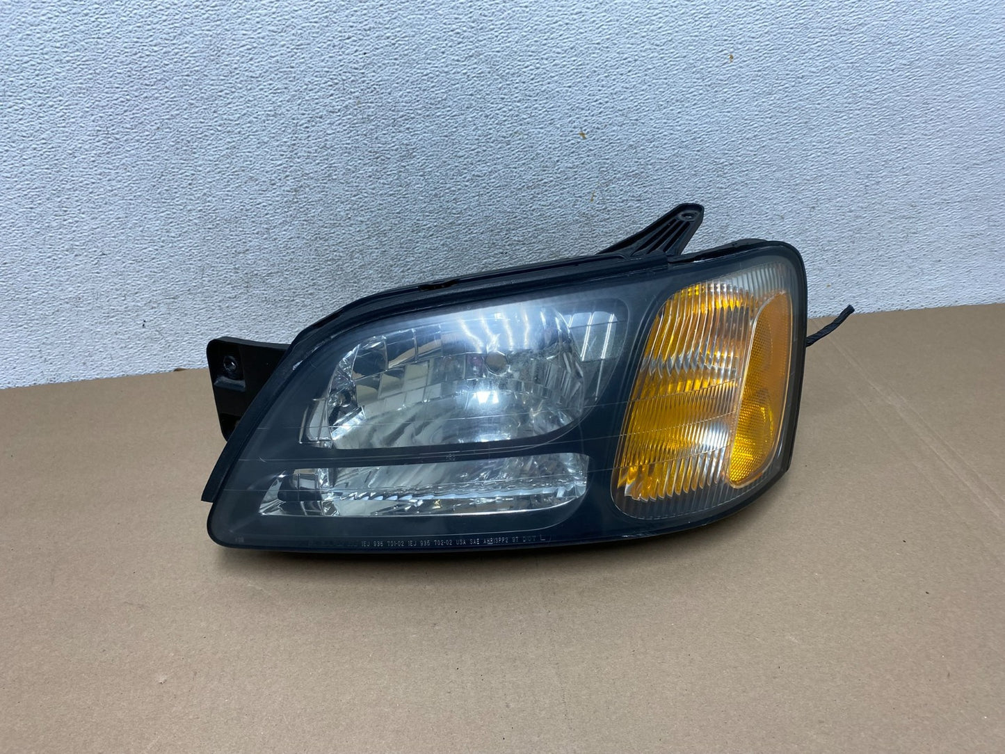 2001-2004 Subaru Legacy Outback Left Driver Lh Side Headlight AG4491 DW0