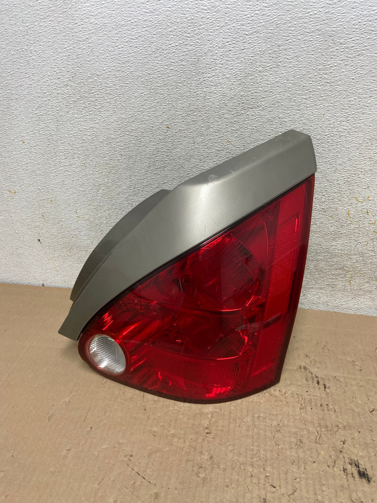2004 2005 2006 2007 2008 Nissan Maxima Right Passenger Tail Light AI2440 LK0