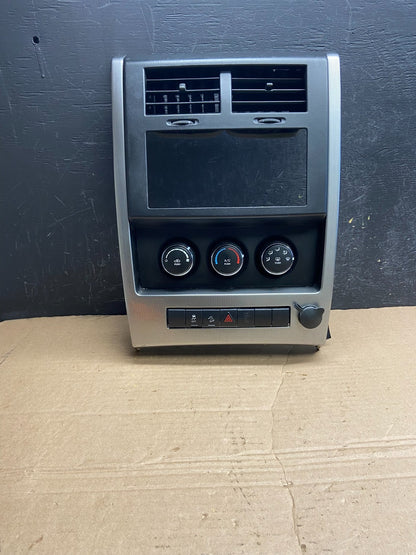 2008 to 2012 Jeep Liberty Dash Climate Temperature Control Radio Bezel AF1915 DG0
