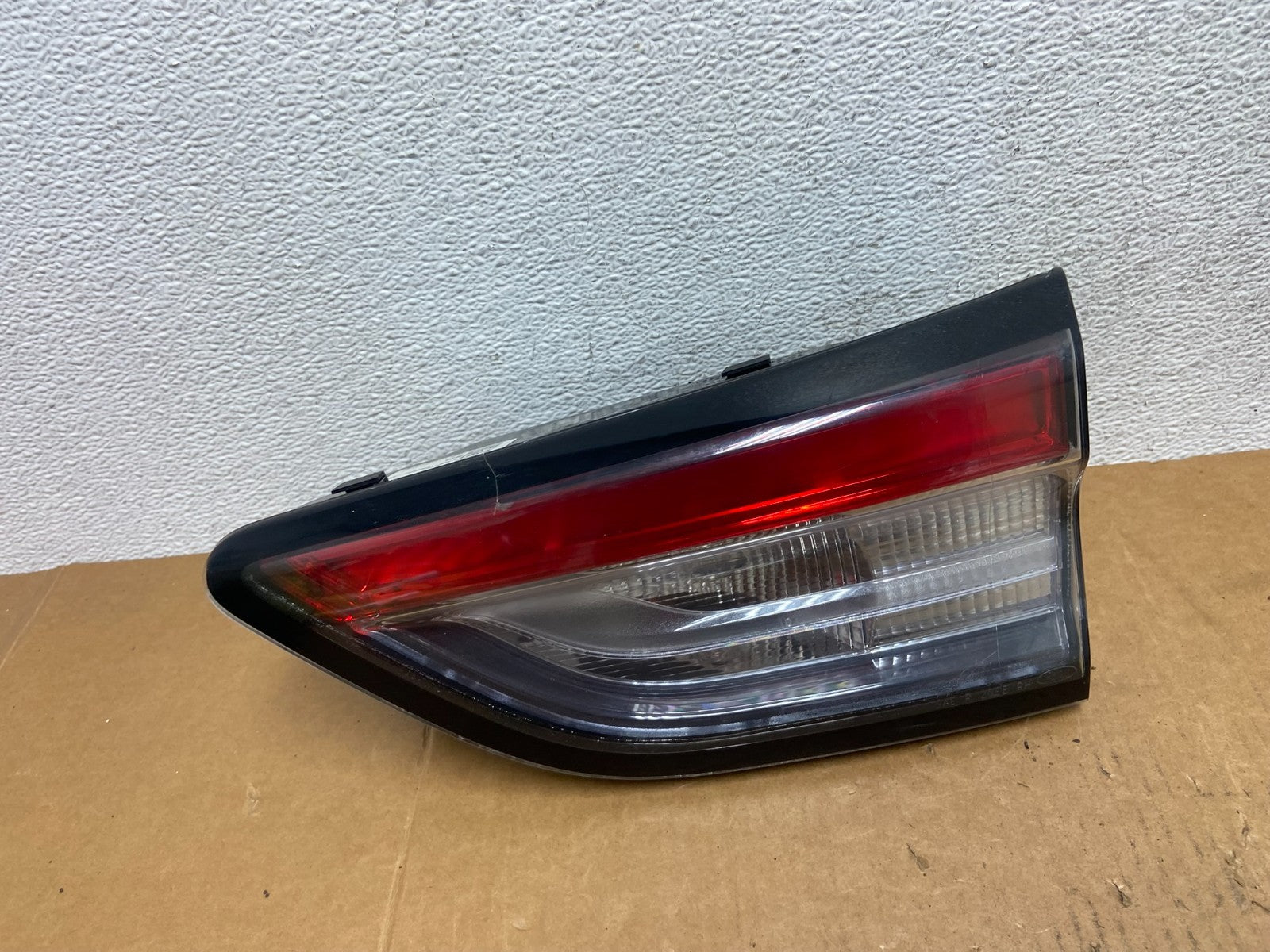 2020 2021 2022 Ford Escape Right Passenger RH Inner Tail Light ae0400 DG0
