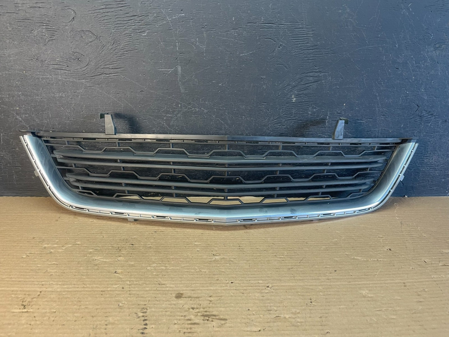 2013 to 2017 Chevrolet Traverse Front Lower Grill Grille AF3522 DG0