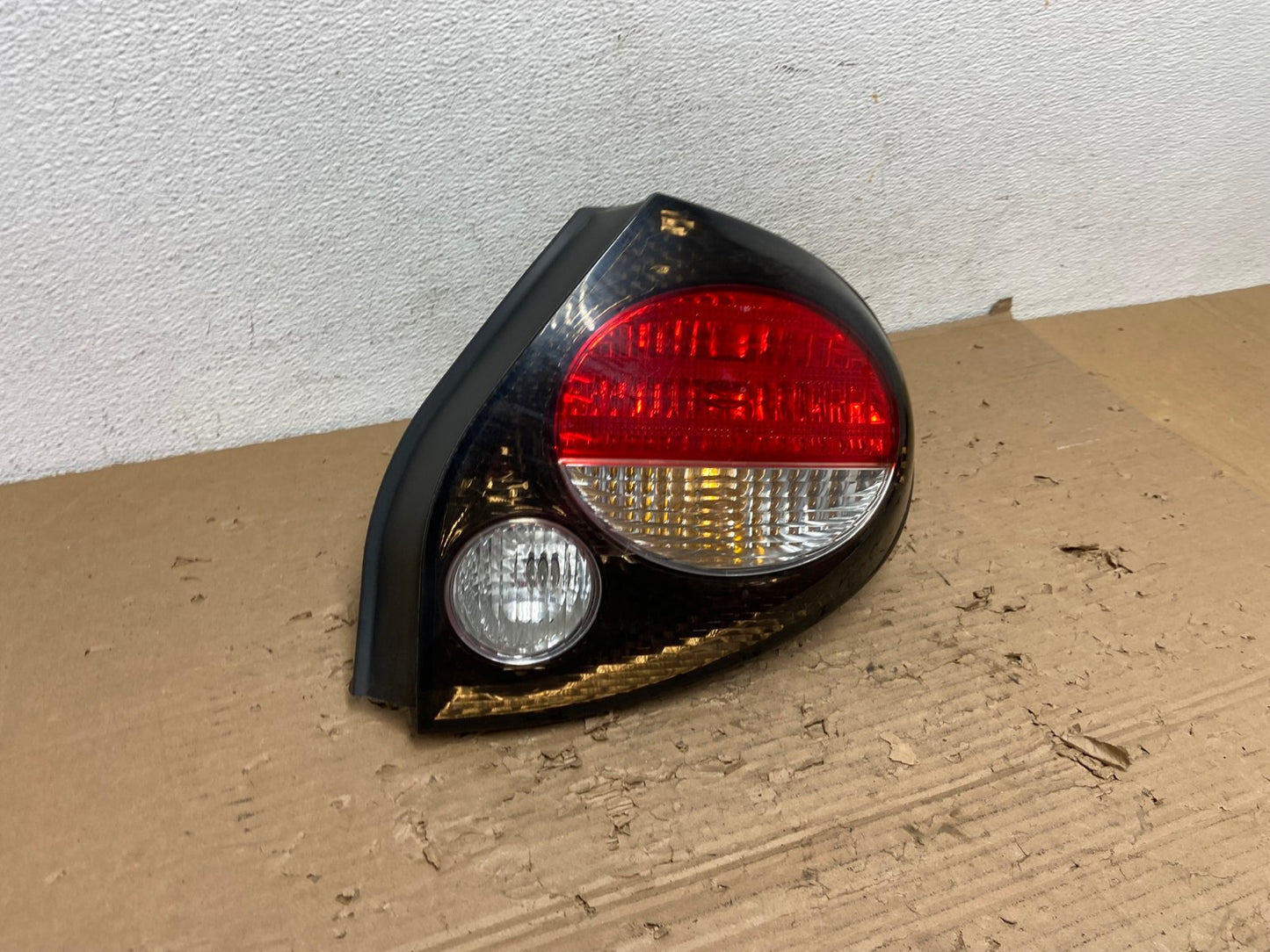 2000 to 2001 Nissan Maxima Right Passenger Rh Side Tail Light AD4402 LK2