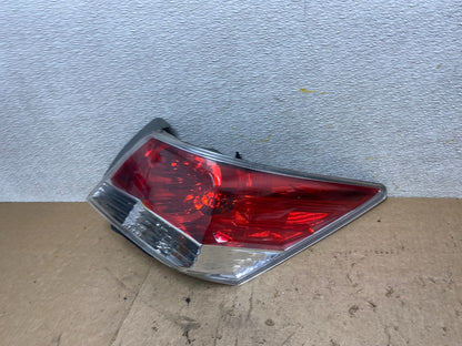 2008 to 2012 Honda Accord Sedan Tail light Right Passenger RH Side X2137 DW1