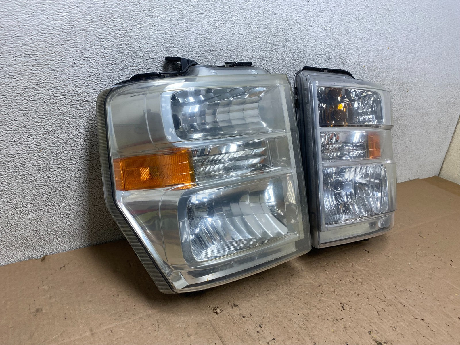 2008-2014 Ford Econoline E150 E250 E350 Left+Right Headlights W1121 DW2