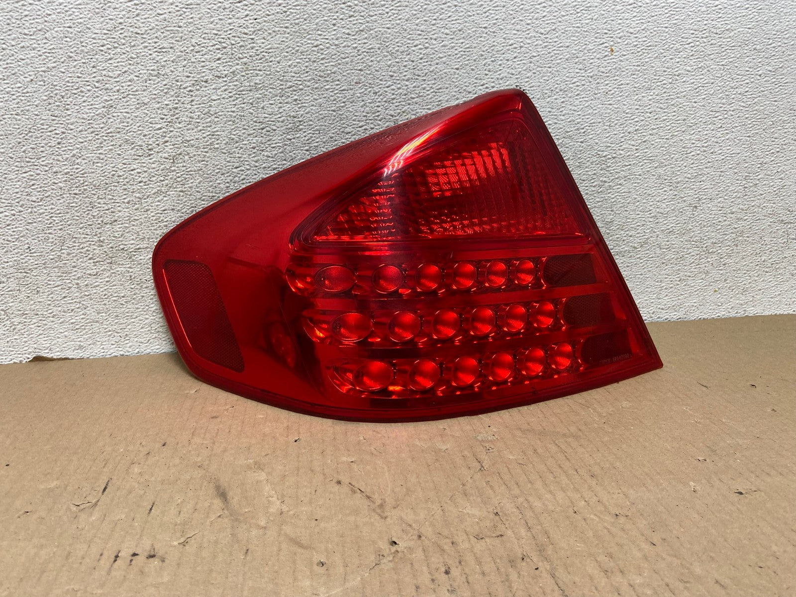 2003-2004 Infiniti G35 Left Driver Lh Side Tail Light AG7946 LK0