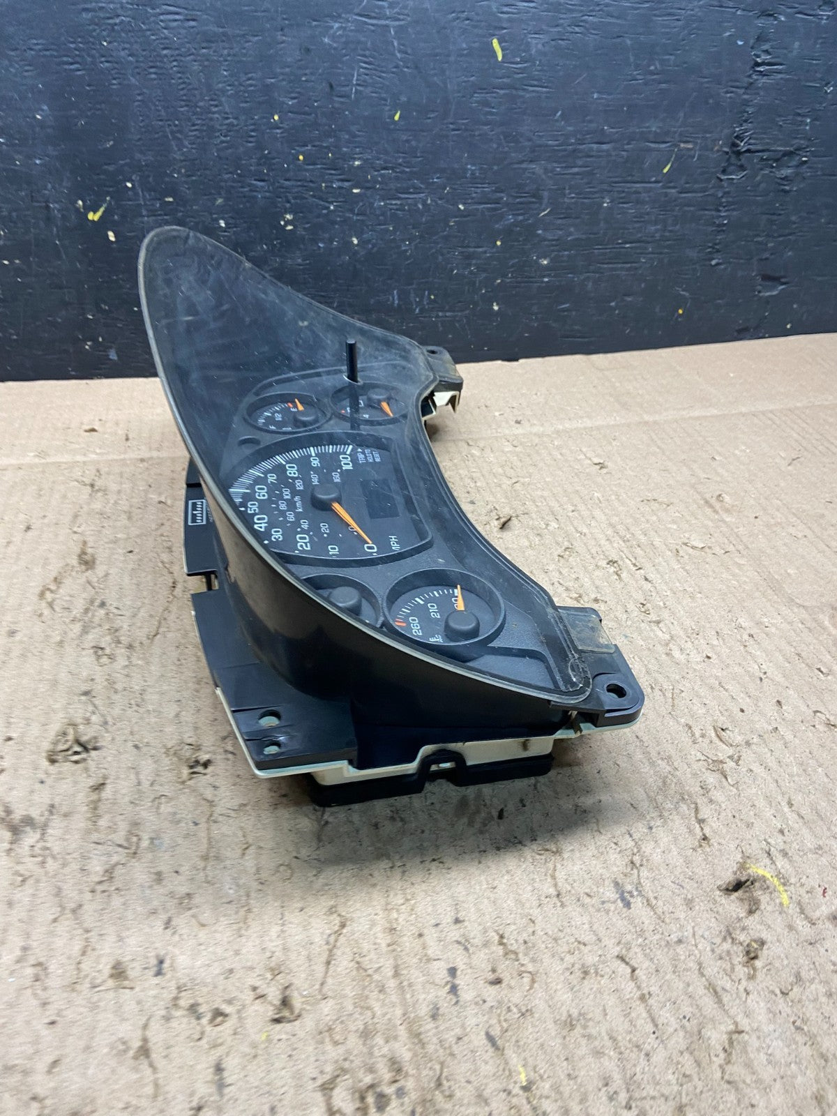 2004 to 2007 Chevrolet Express Speedometer Cluster Gauge Q2030 DG2
