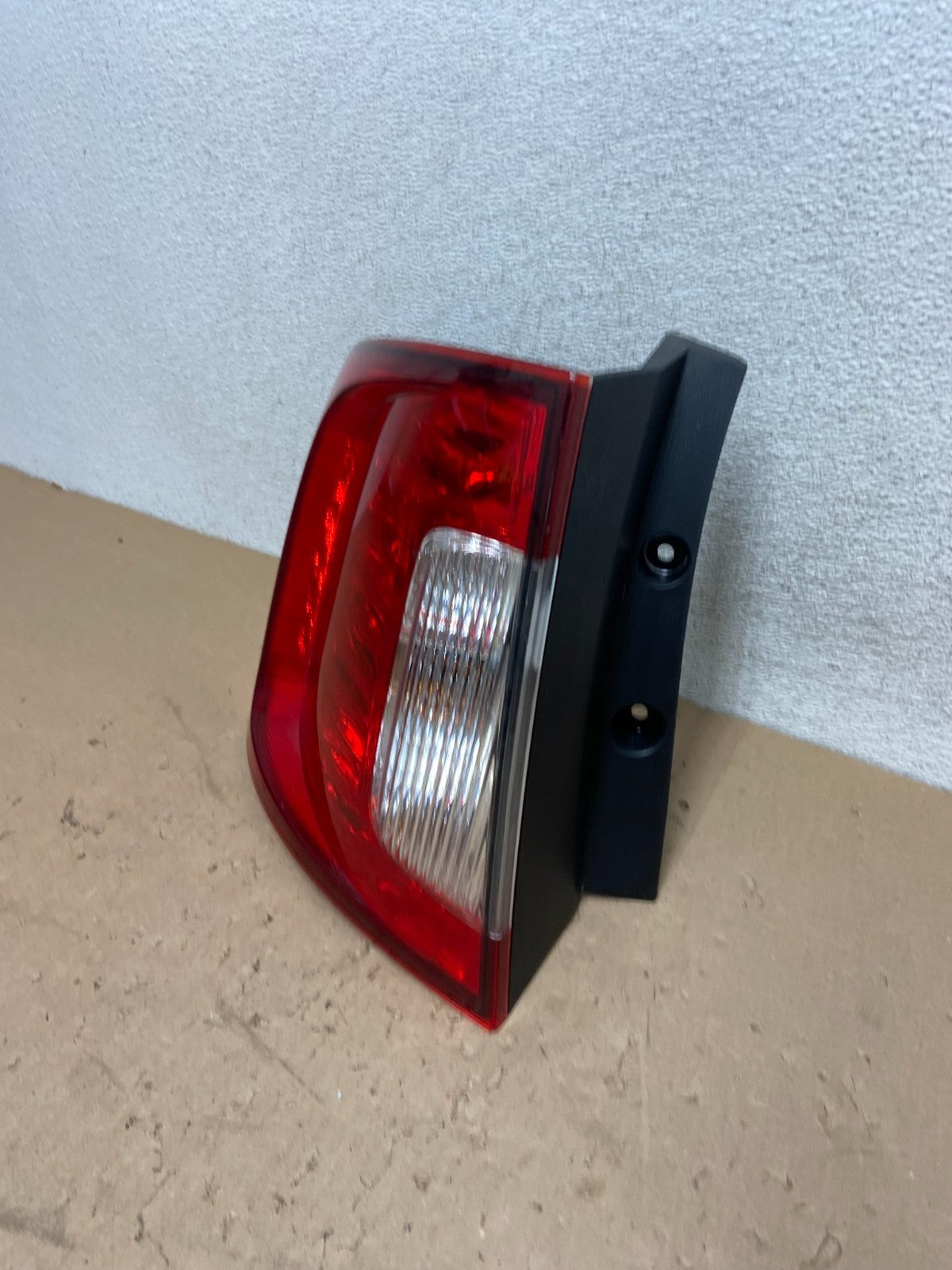 2011 2012 2013 2014 Ford Edge Left Driver Lh Side Tail Light AG43181