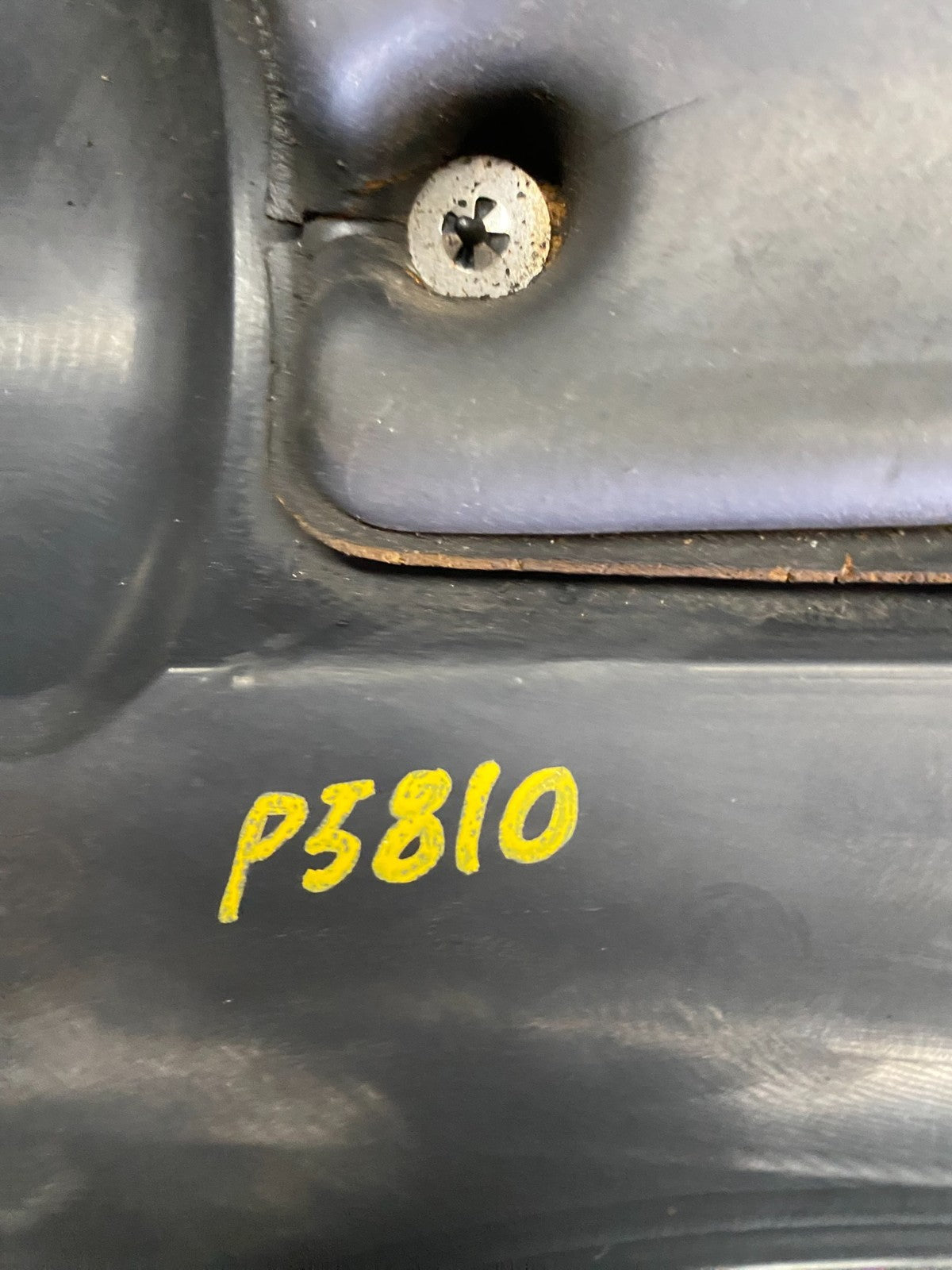 2006 to 2008 Kia Sedona V6 3.8L Engine Motor Cover P5810 DG9