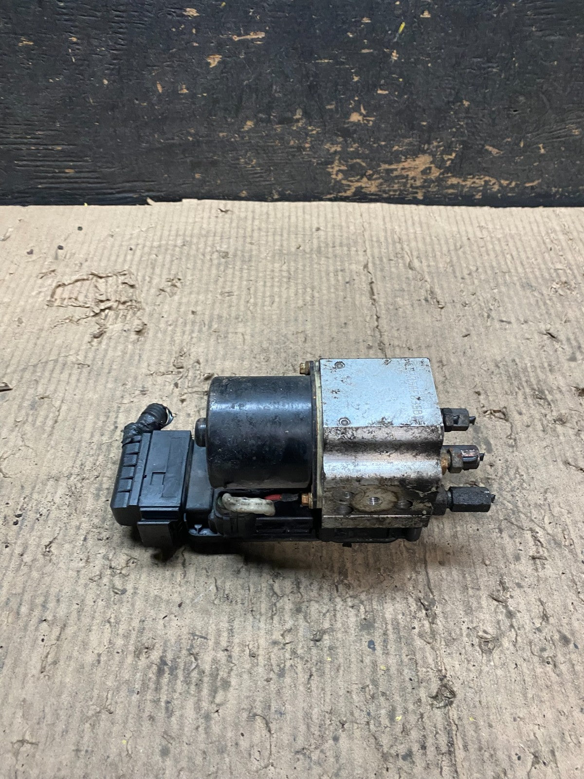 2006 2007 Ford E250 E350 ABS Pump Anti Lock Brake Module OEM v6835 DG5