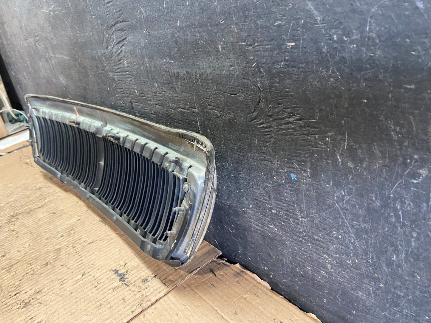 2002 to 2005 Hyundai XG350 Front Upper Grill Grille W/Emblem Q3315 DG5