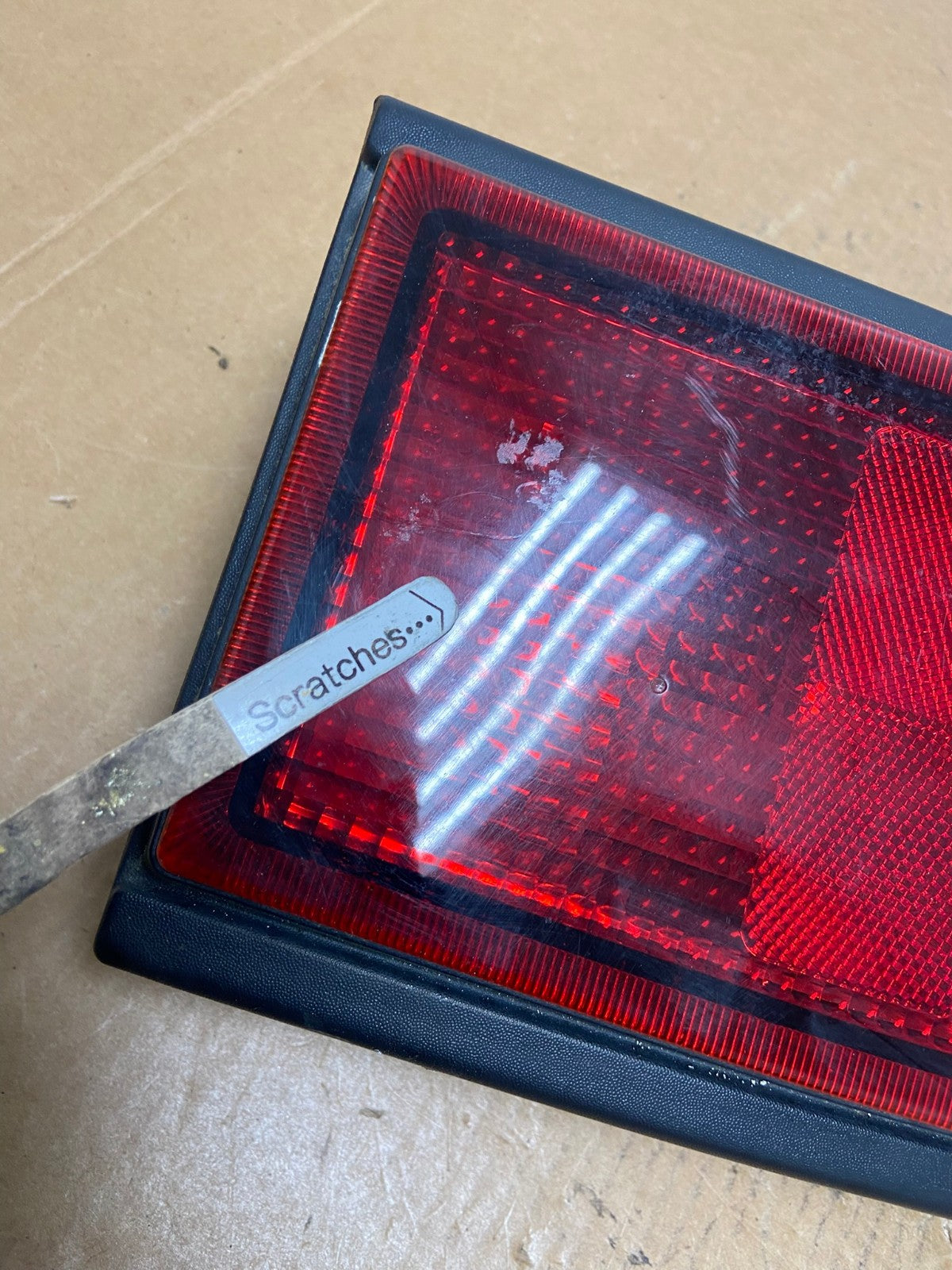 2003 to 2004 Hummer H2 Right Passenger RH Side Tail Light AE0259 LK3