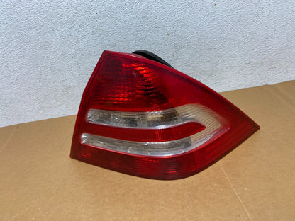 2005-2007 Mercedes-Benz C 230 - W203 C-Class Right Passenger Tail Light AD88920
