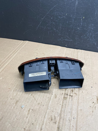 2004 to 2009 Cadillac SRX Front Center Dash A/C Air Vent ab8962 DG3