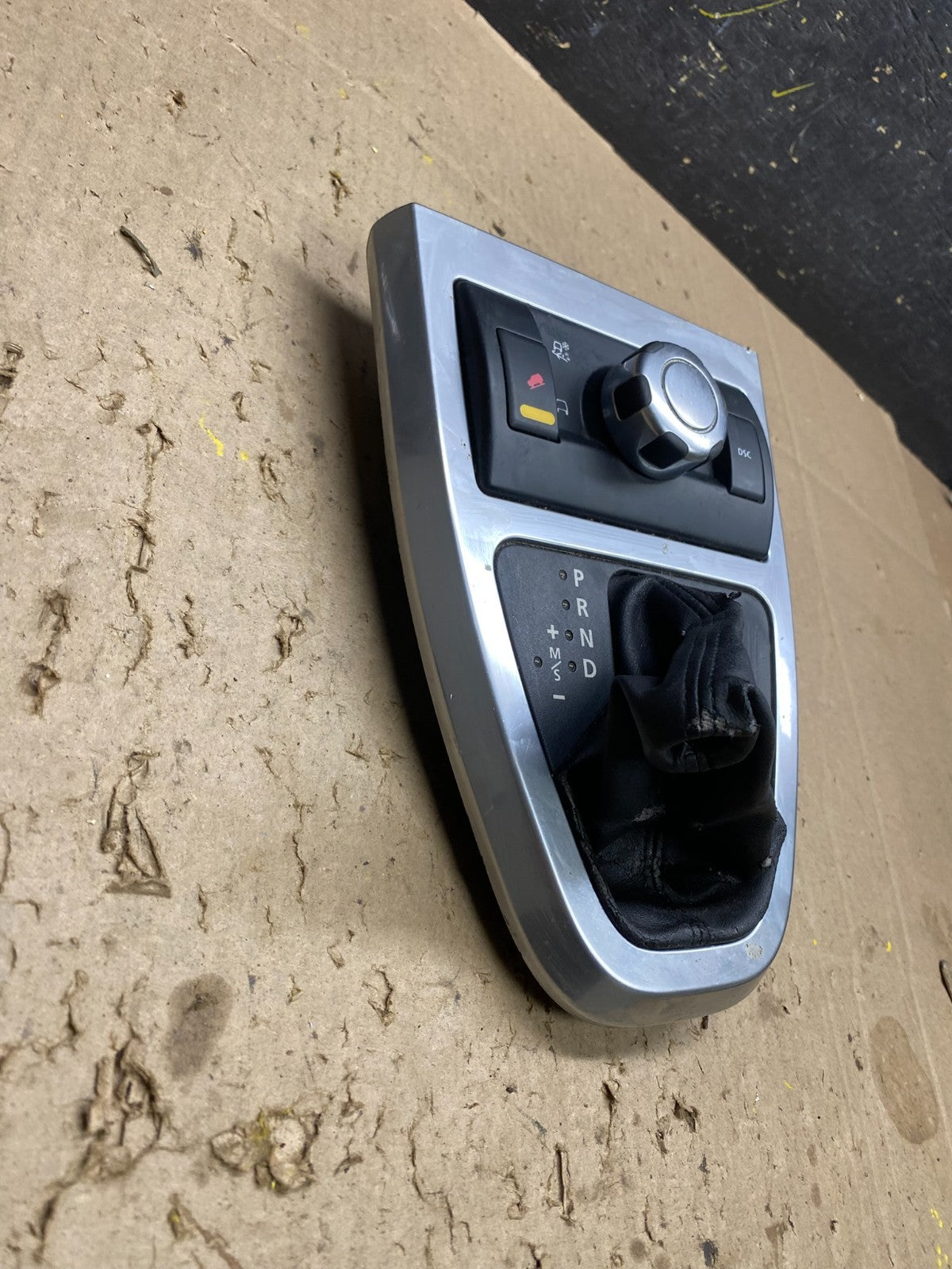 2008 - 2012 Land Rover LR2 Traction Suspension Control Switch U5053 DG1