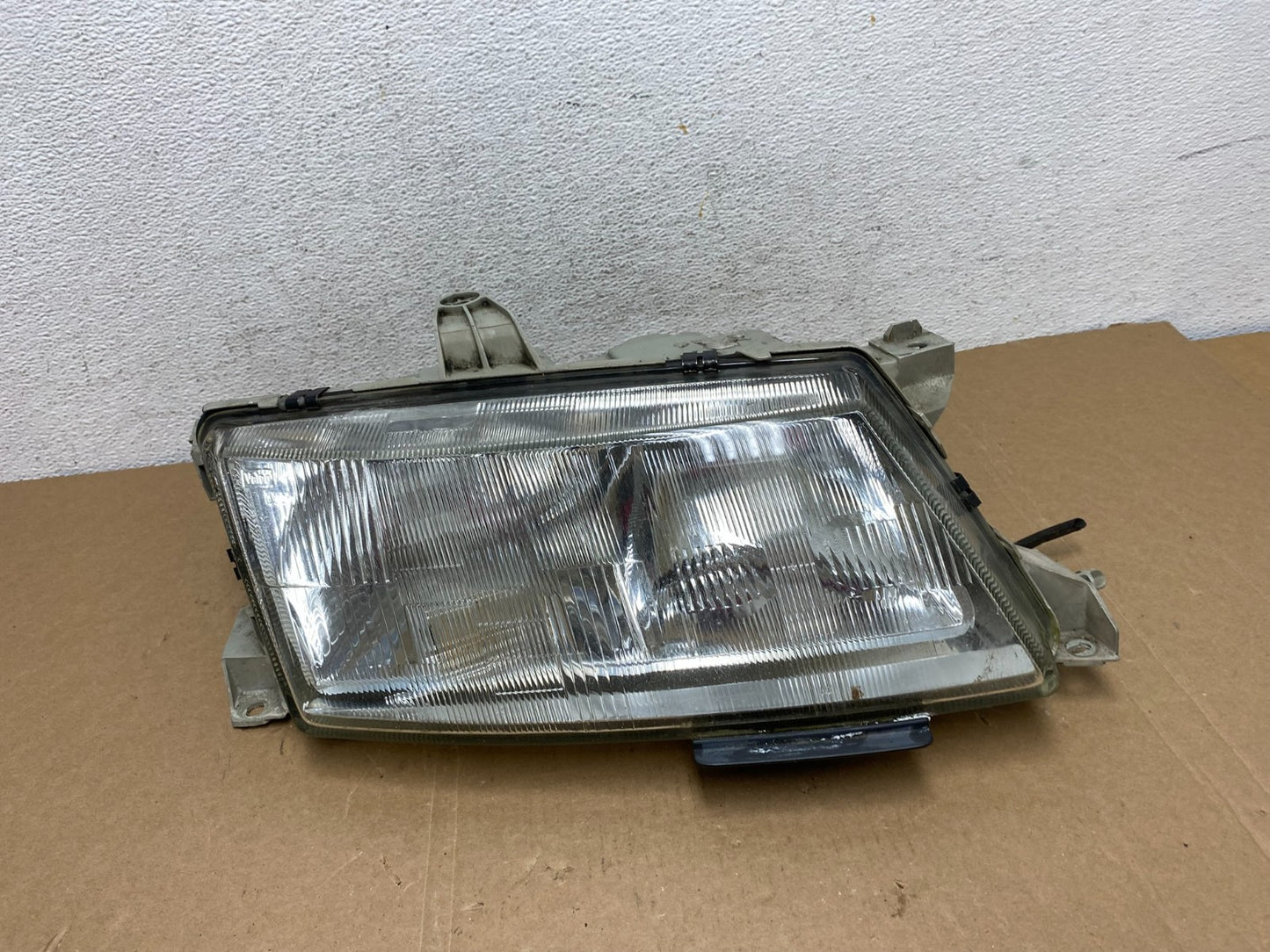 1999 to 2003 Saab 9-3 Front Right Passenger Side Headlight AD7878 DG0