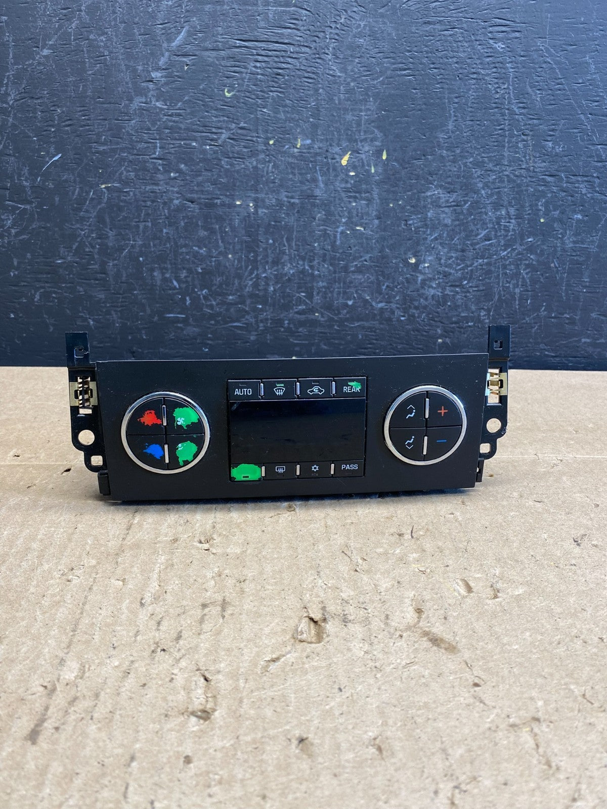 2007-2011 GMC Yukon Tahoe Automatic Climate Temperature Temp Control AC6713 DG0