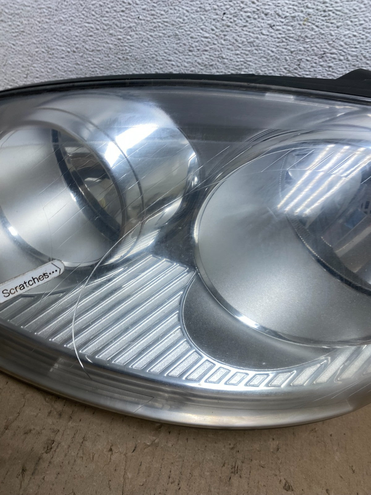 2005 to 2010 Volkswagen Jetta Left Driver LH Side Headlight Halogen AF3224 DW3