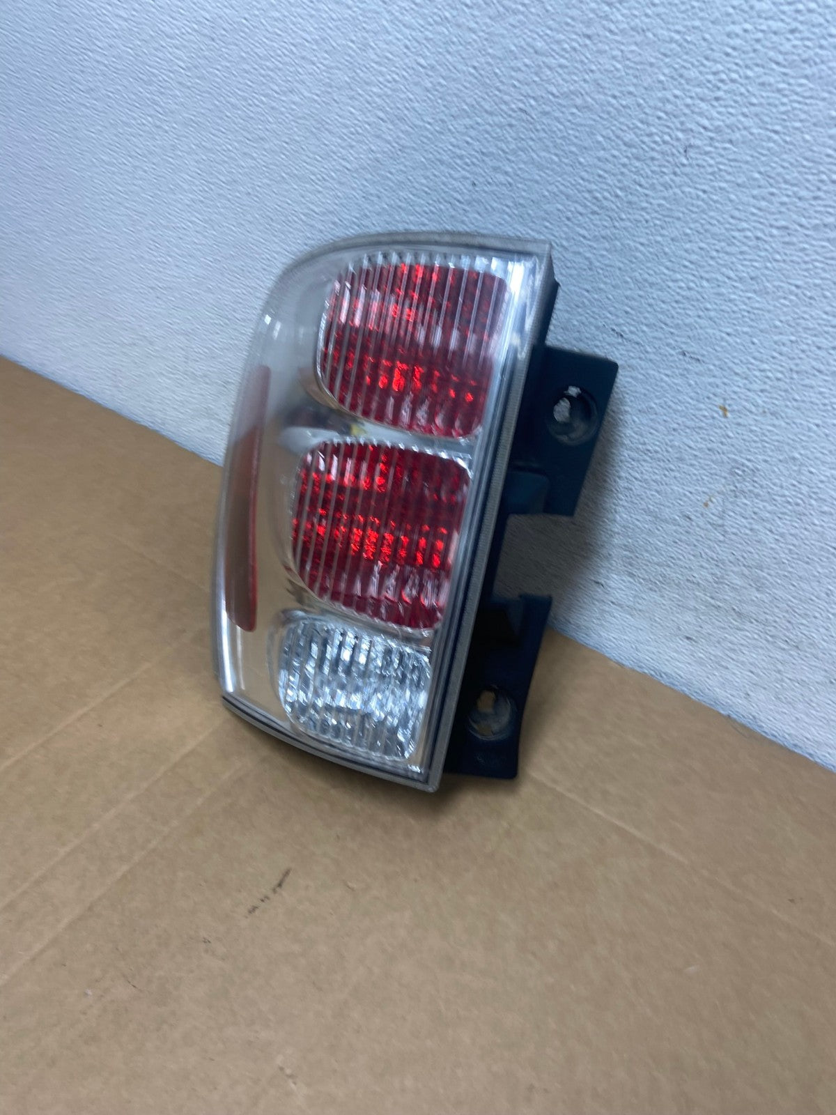 2005 to 2008 Chevrolet Equinox Left Driver Lh Side Tail Light AD5294 LK1