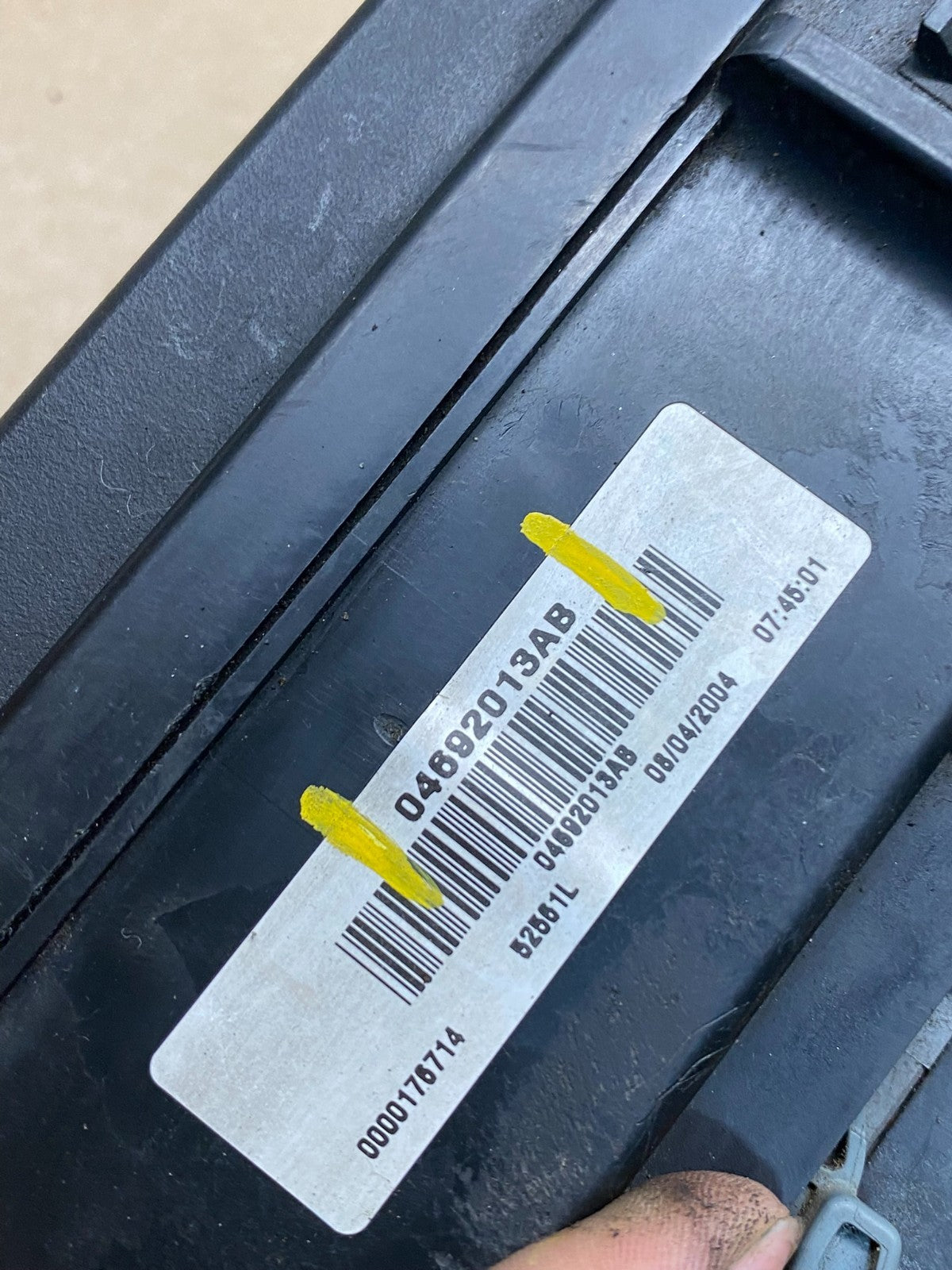 2004 2005 Dodge Durango Fusebox Fuse Box Relay Body BCM Control Module S6323 DG7