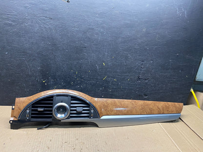 2008 to 2017 Buick Enclave Dash Center Clock Bezel Air Vent Trim Oem T1534 DG0
