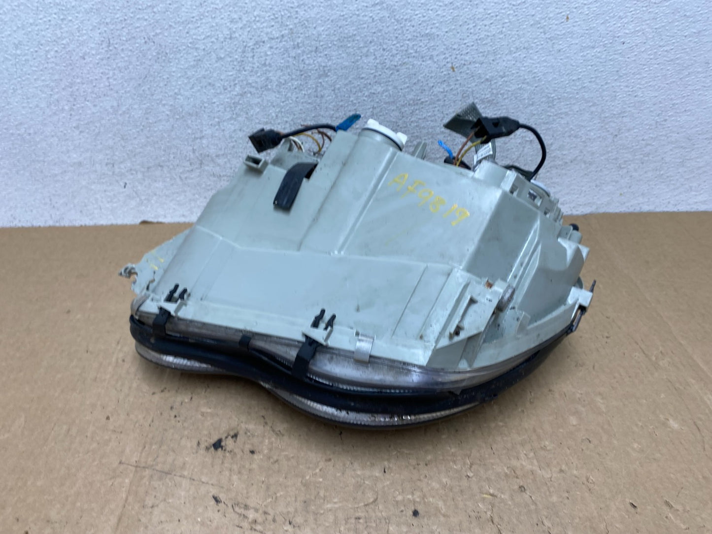 2001 - 2004 Mercedes-Benz C Class Halogen Right Passenger Headlight AF9819 DW7