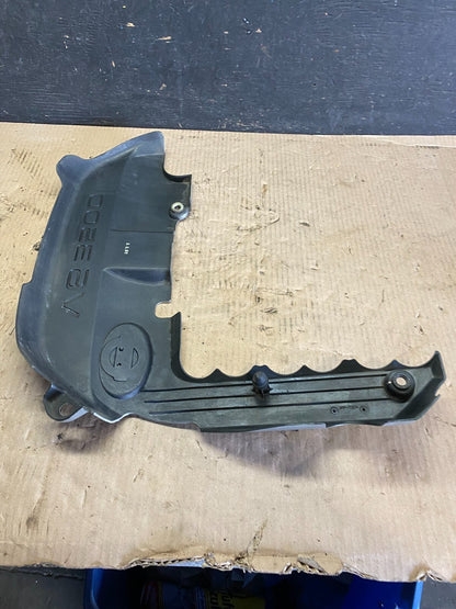 2001 to 2004 Nissan Pathfinder Engine Cover Ornament L9349 DG7