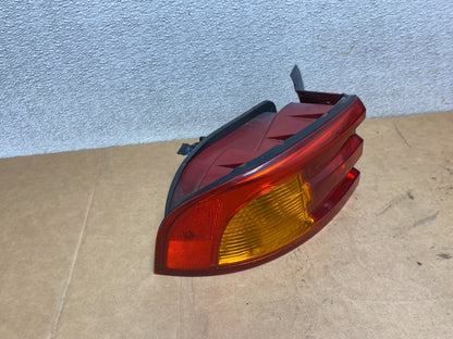 2001 - 2002 Kia Optima Left Driver LH Side Tail light Oem X3796 DG2