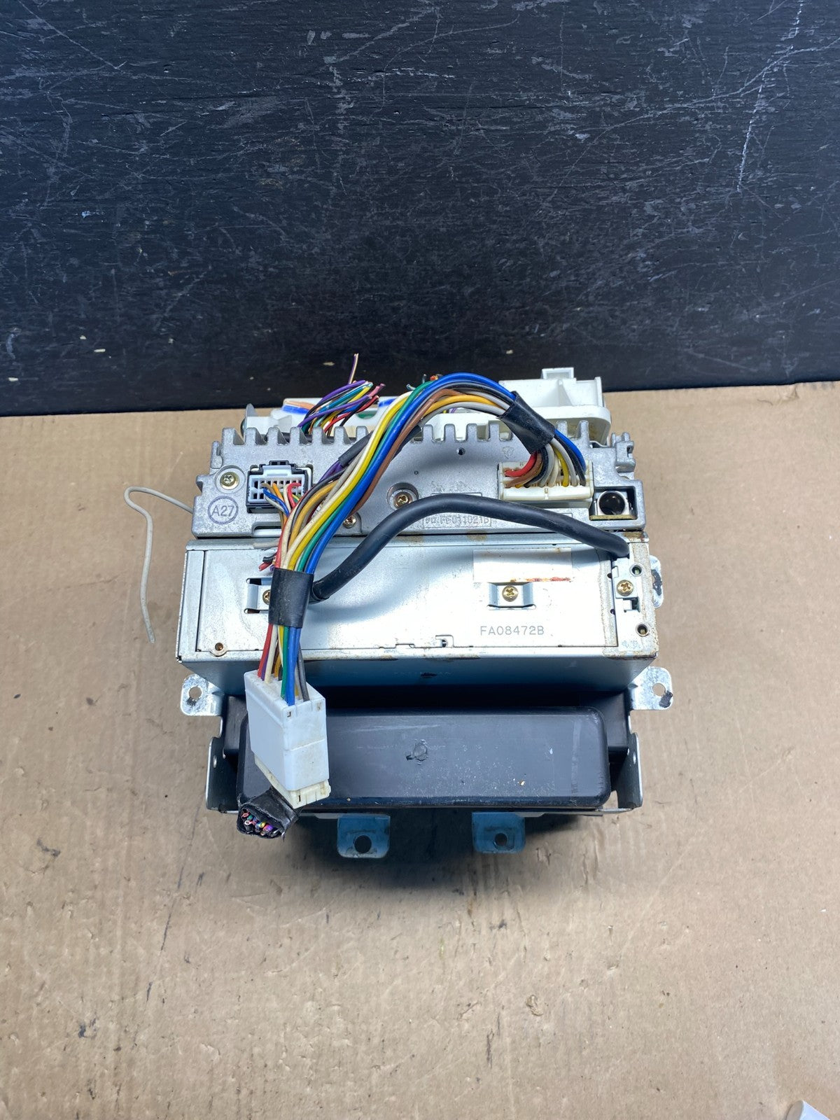 2000 to 2004 Subaru Legacy Outback Radio Climate Control Dash 6 Disc AE78395