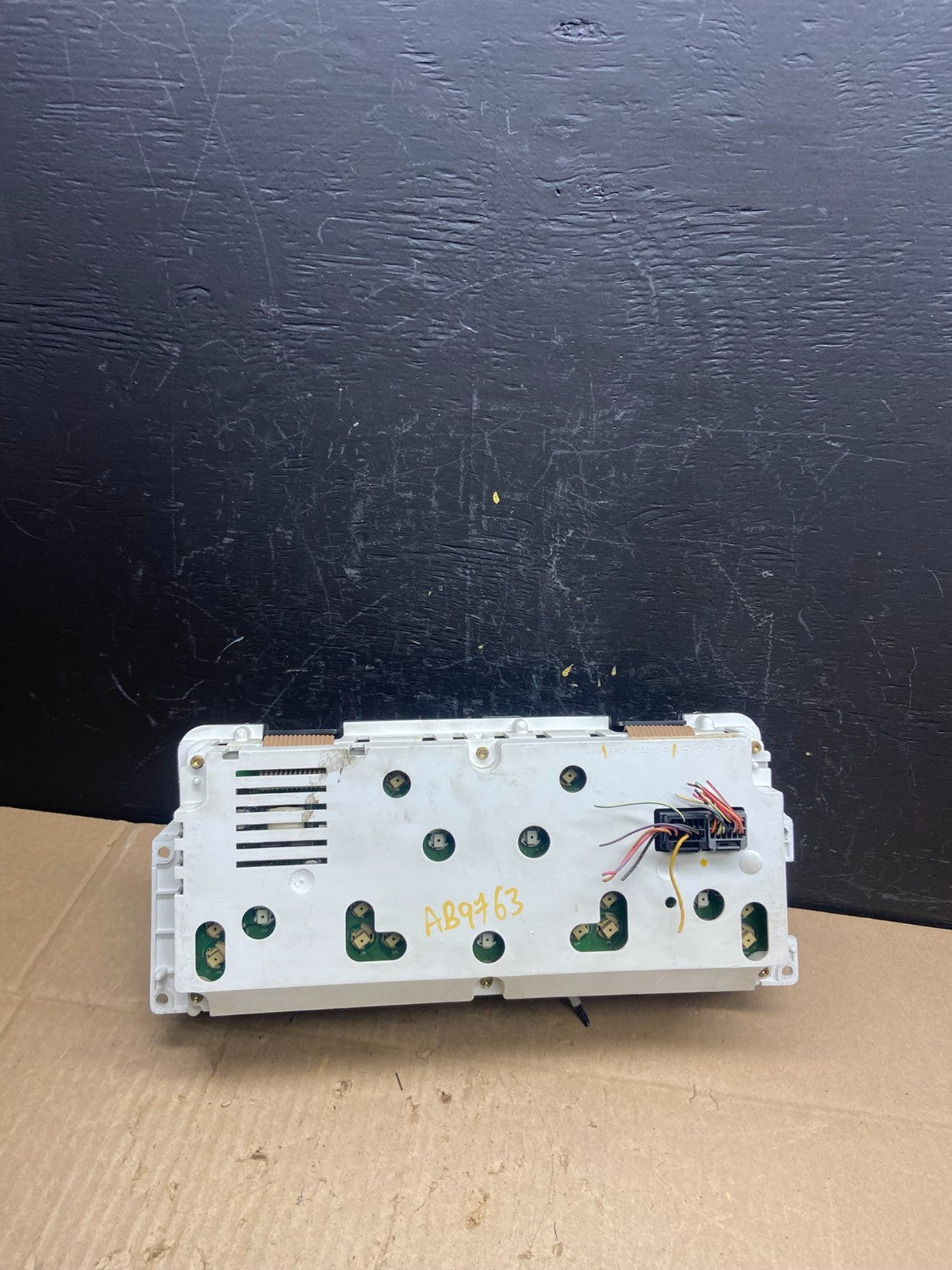 1998 to 2002 Lincoln Town Car Speedometer Gauge Cluster AB9763 DG4