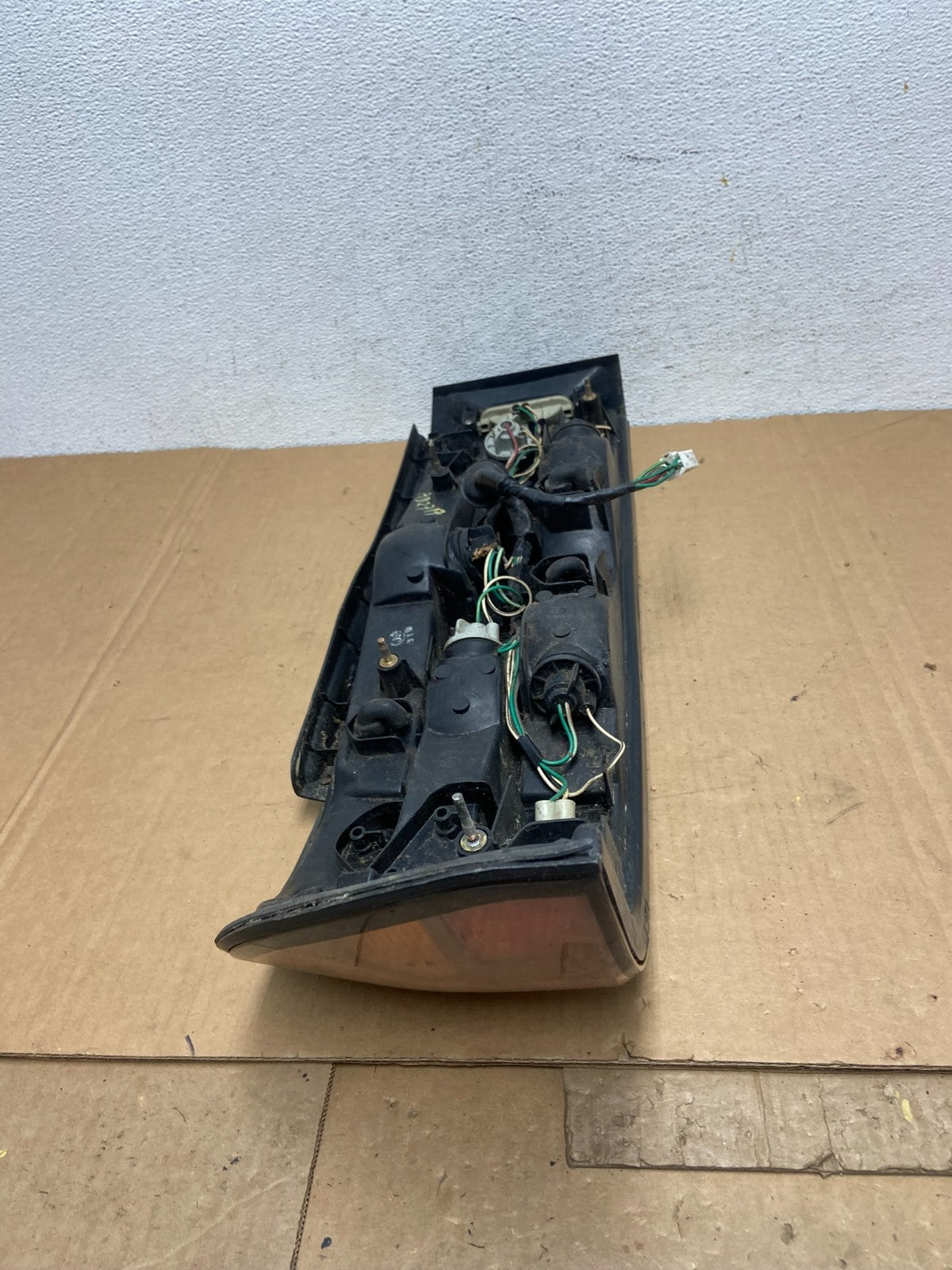 1995 1996 Lexus ES300 Right Passenger RH Side Tail Light ad2717 DG8
