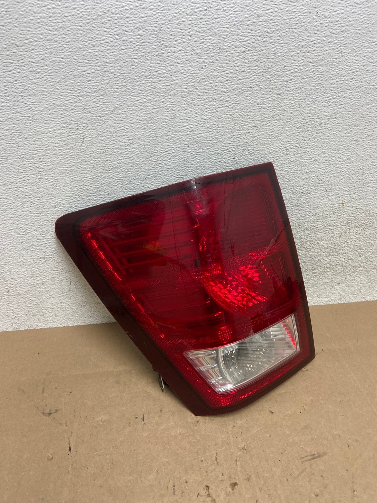 2007 2008 2009 2010 Jeep Grand Cherokee Left Driver Lh Tail Light AE6047 LK2