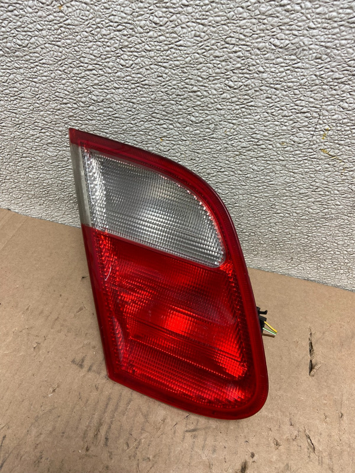 1998-2003 Mercedes Benz CLK Inner Left Driver LH Side Tail Light Lamp Y0123 DW0