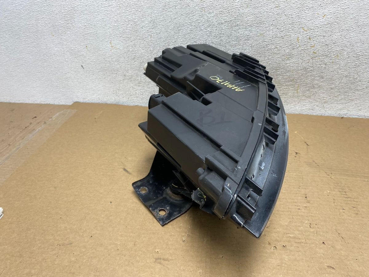2011 to 2014 Volkswagen Jetta Right Passenger RH Headlight Halogen AH4170 DW13