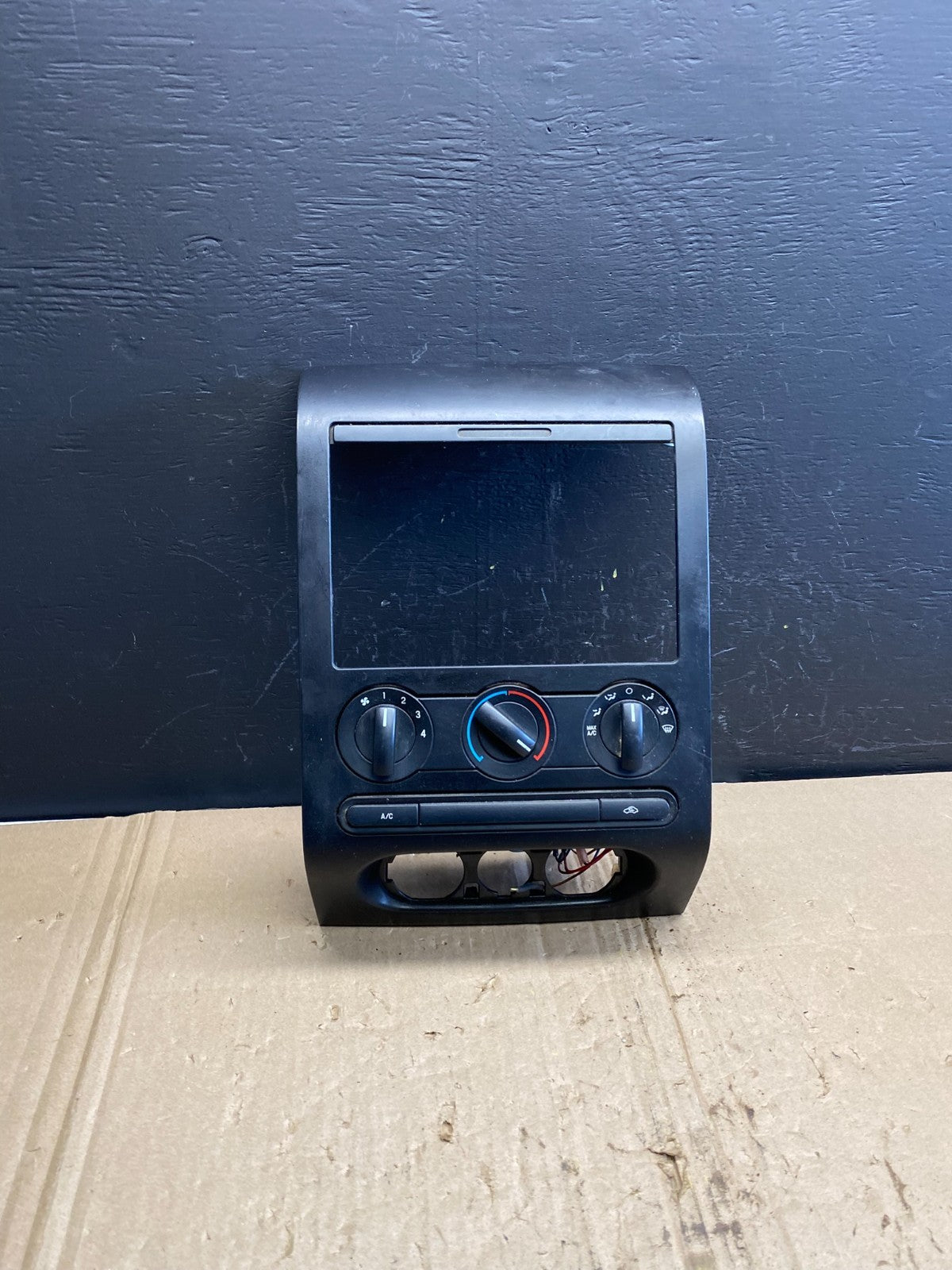 2004 to 2008 Ford F150 Radio Climate Dash Bezel Surround Black AB9110 DG0