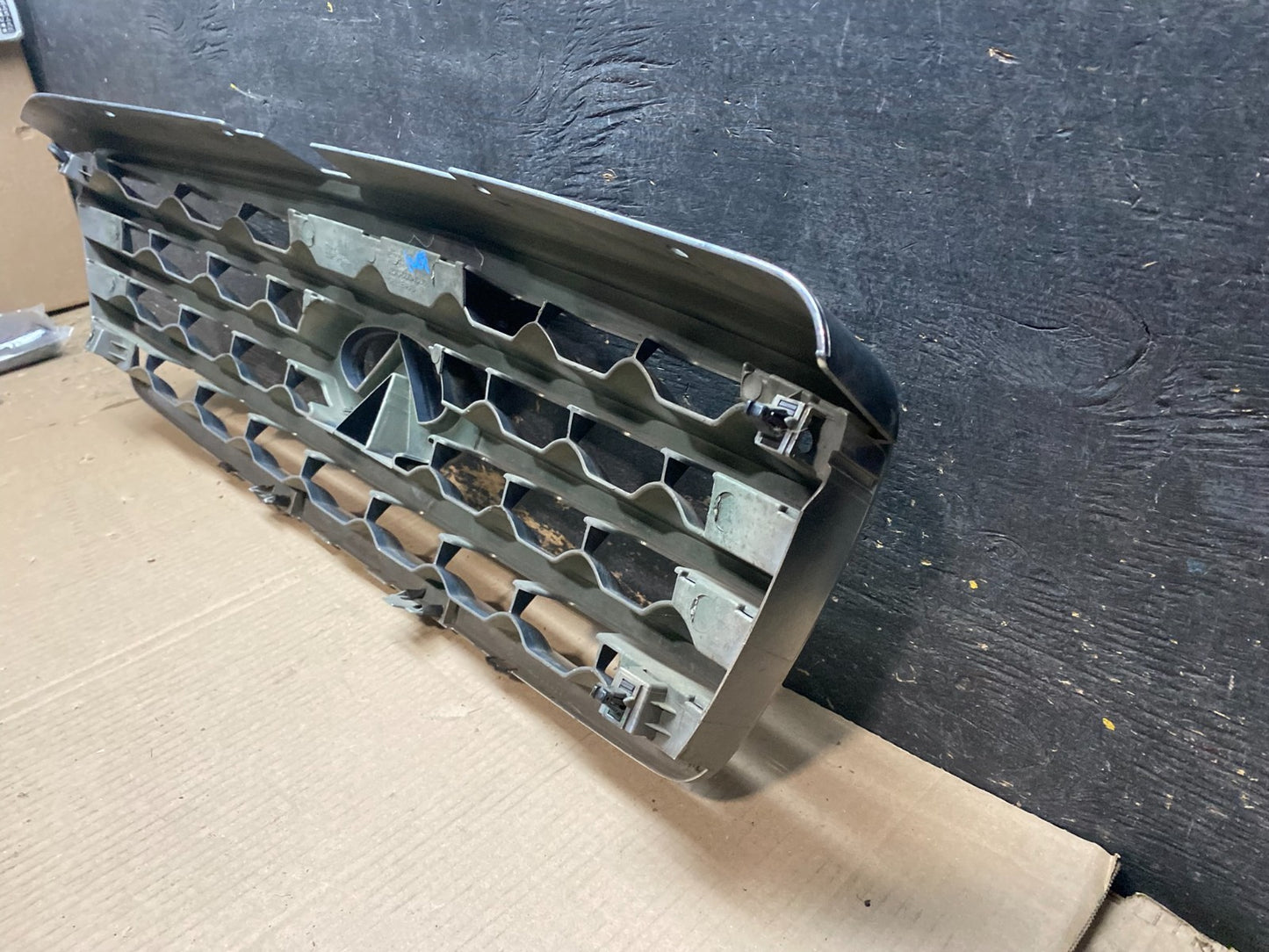 2003 2004 2005 Infiniti FX35 Grill Grille W/ Emblem Oem X7636 DG10