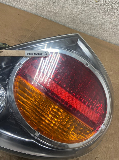 2002 2003 Nissan Maxima Right Passenger RH Side Tail Light Y6836 DW4