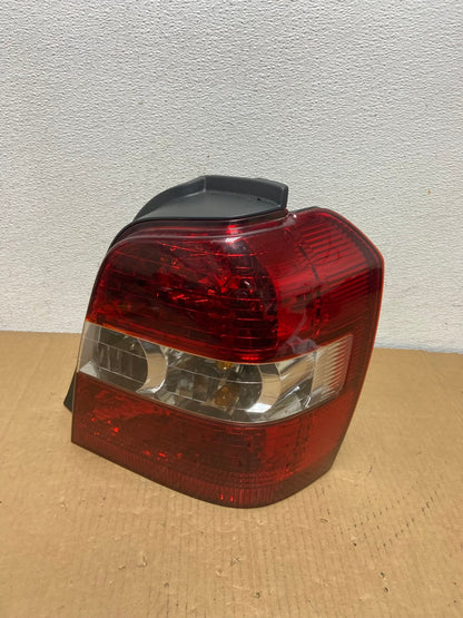 2004-2007 Toyota Highlander Right Passenger RH Side Tail Light AD0867 LK0