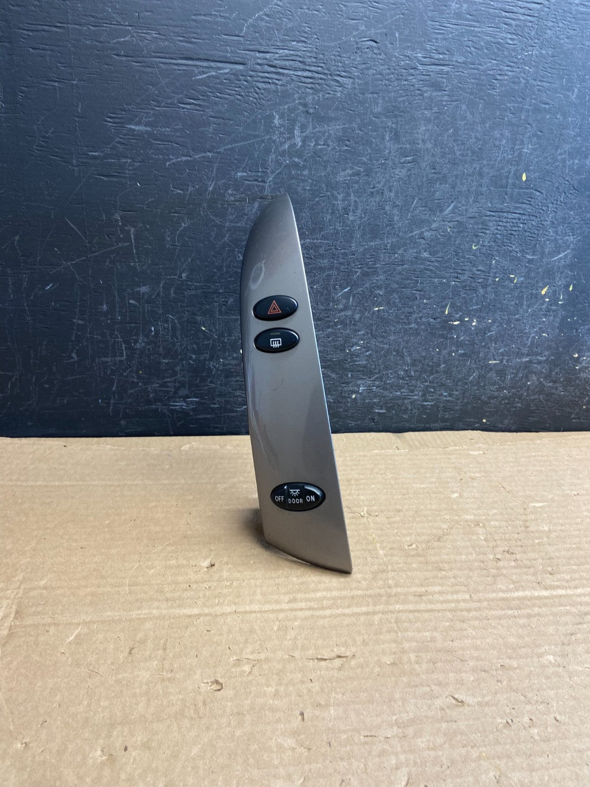 2004 to 2010 Toyota Sienna Left Side Climate Switches Bezel Trim AF2532 DG0