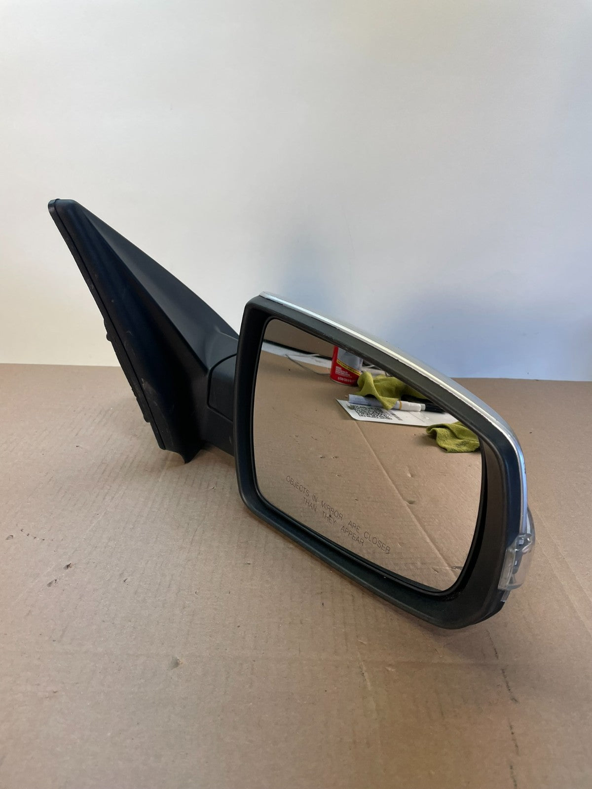 2011 to 2015 Kia Sorento Right Passenger Door Mirror Turn Signal AI8701 DG2