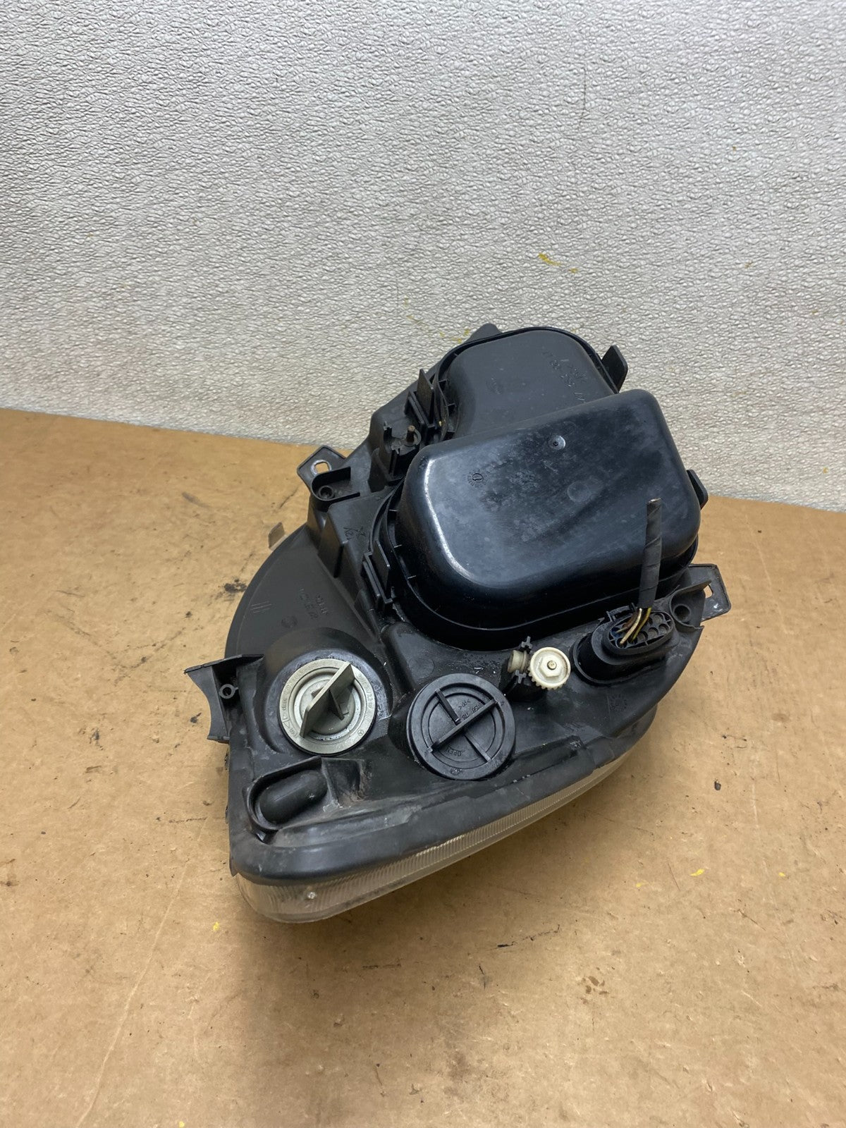 2007 to 2013 Mercedes Sprinter Headlight Left Driver Side Halogen Oem X5456 DW10