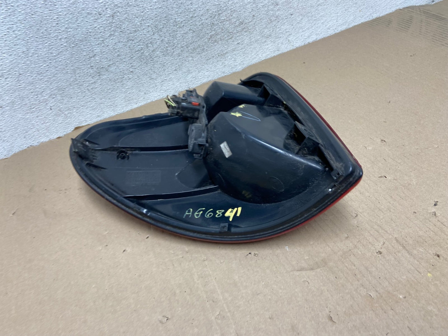 2004 - 2007 Dodge Grand Caravan Right Passenger Side Tail Light AG6841 LK5
