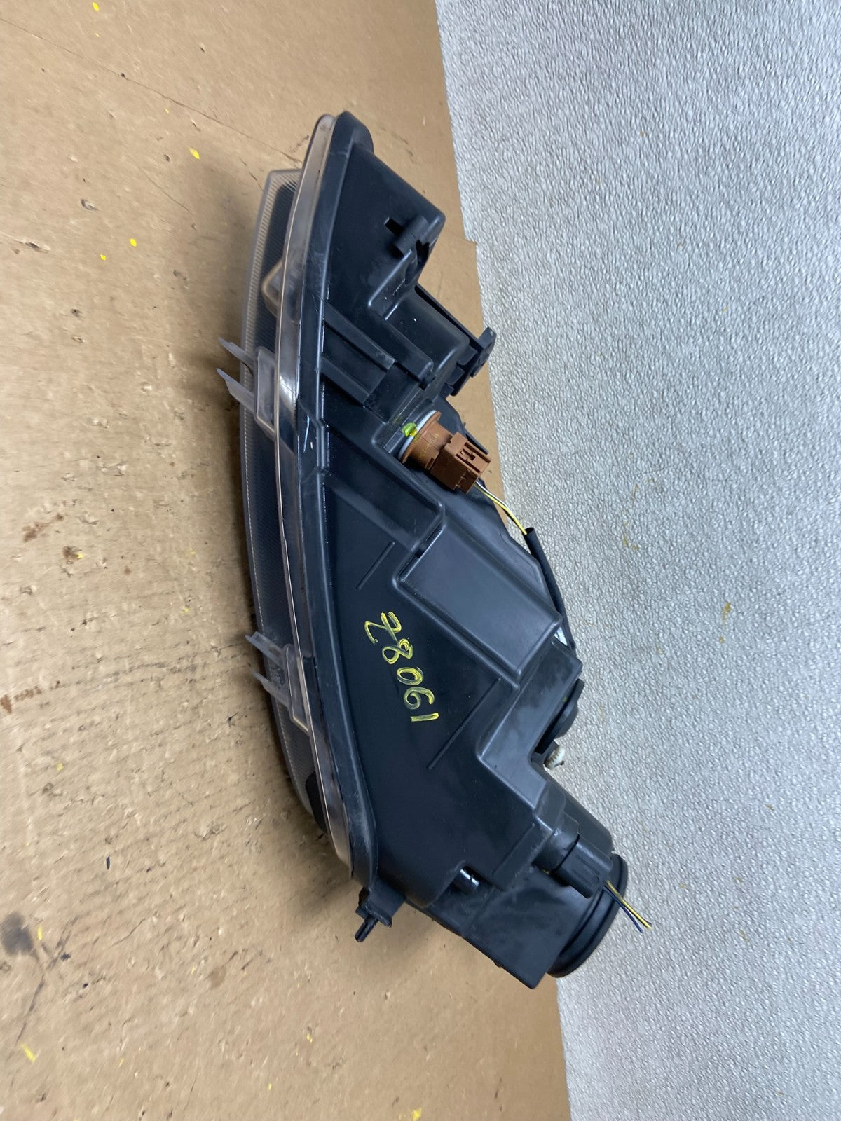 2010 2011 2012 Ford Fusion Right Passenger RH Headlight Halogen OEM Z8061 DW7