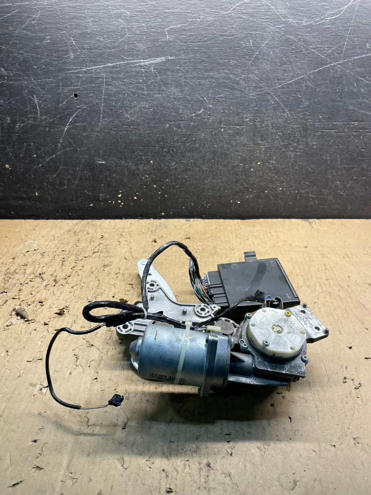 2007 2008 Acadia Enclave Escalade Suburban Liftgate Door Module Motor W6880 DG1