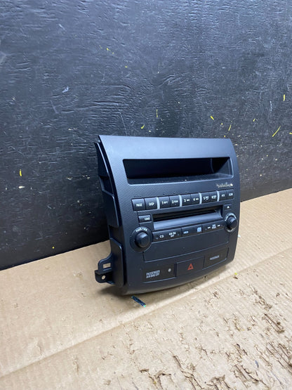 2007 to 2010 Mitsubishi Outlander Am Fm Cd Player Radio OEM Receiver v7431 DG1