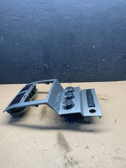 2007 to 2012 Dodge Nitro Dash Climate Temperature Control Radio Bezel Q7325 DG2