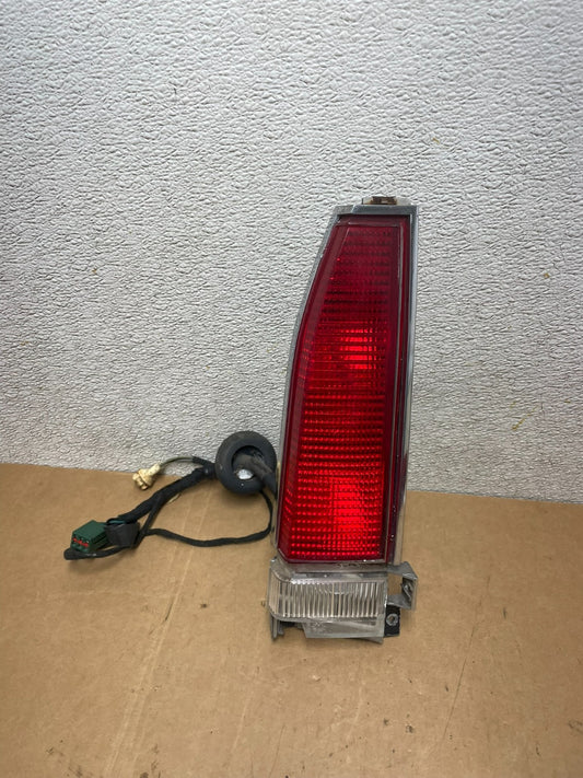 1988 to 1991 Chrysler New Yorker Left Driver LH Tail Light Q6584 DG0