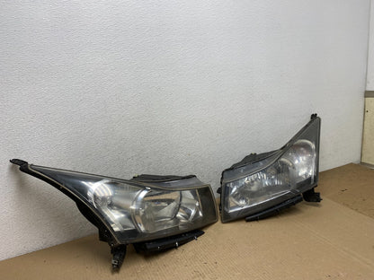 2011 to 2015 Chevrolet Cruze Halogen Left+Right Set Headlights AF5861 DW2